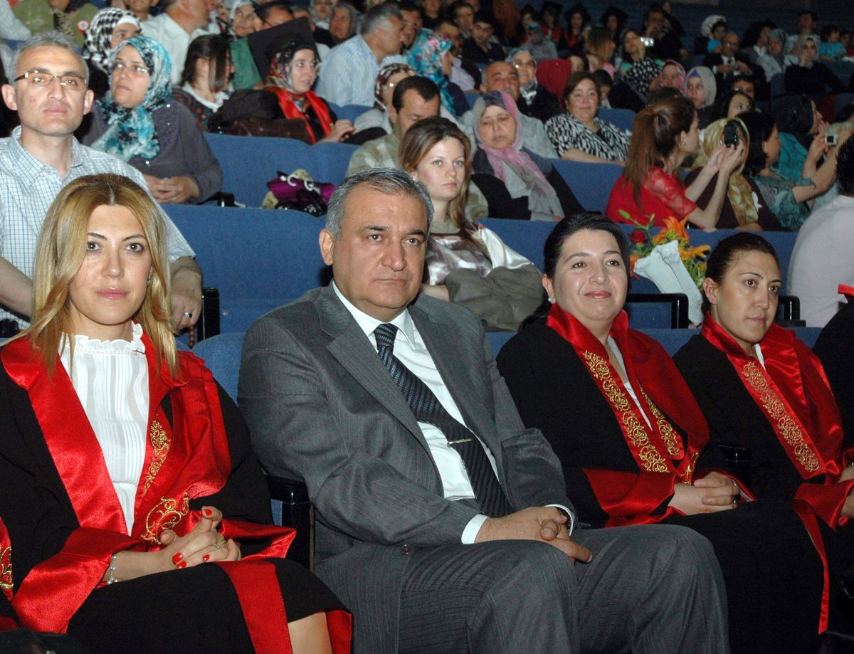 Mesleki Eğitim\'de Mezuniyet Coşkusu
