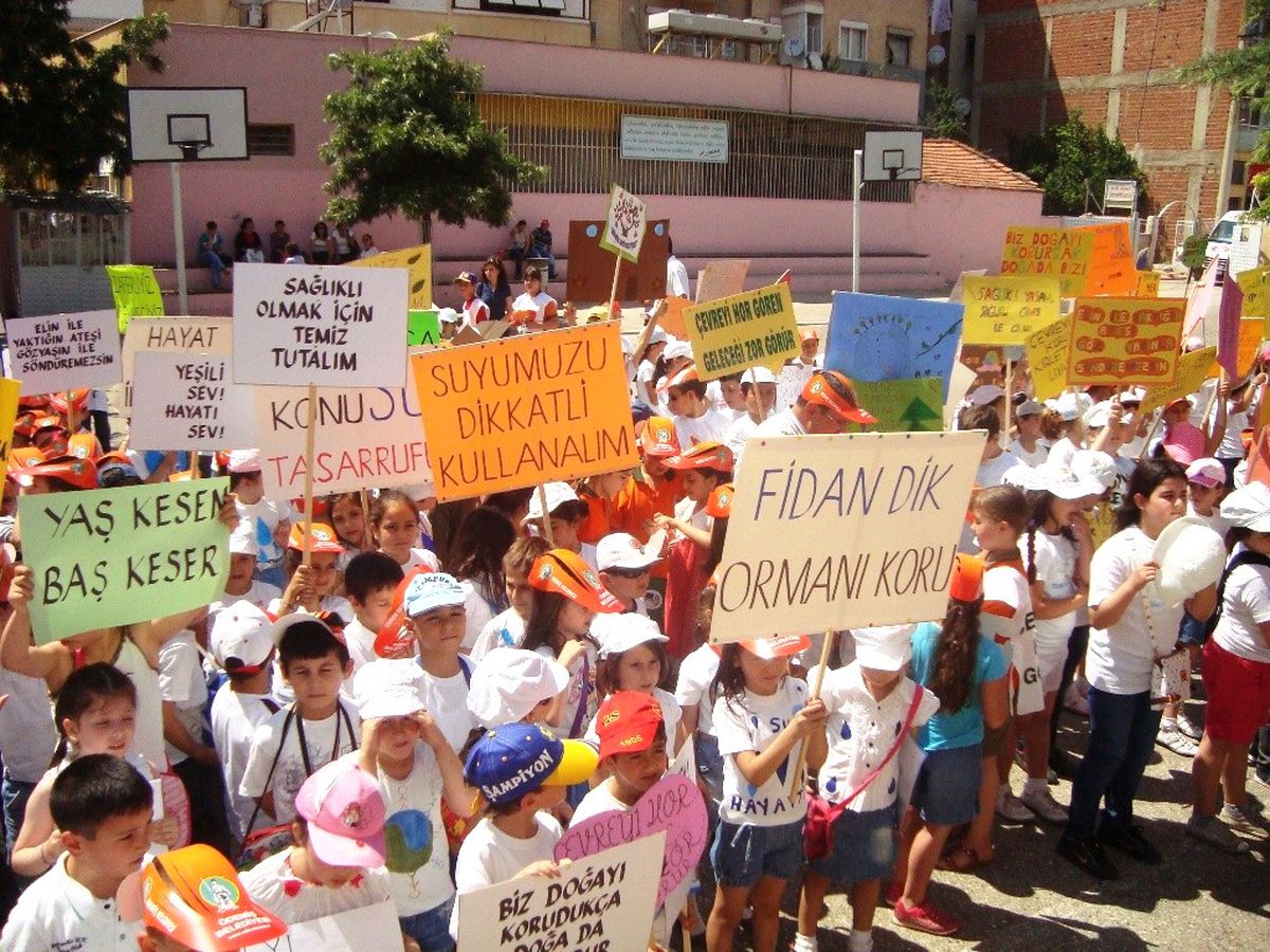Ödemiş Zafer İlköğretim Okulu 2012 Yeşil Bayrak Ödülünü Tekrar Aldı
