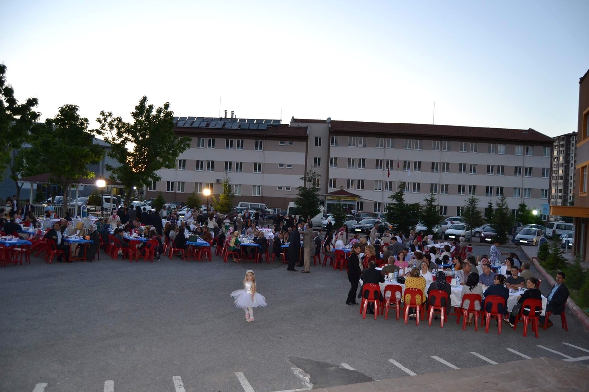 Özel Erciyes Eğitim Kurumlarından Mezuniyet Töreni