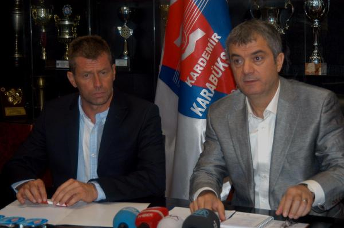 Skibbe: Süper Ligde İyi Konuma Gelmek İçin İyi Çalışmamız Lazım