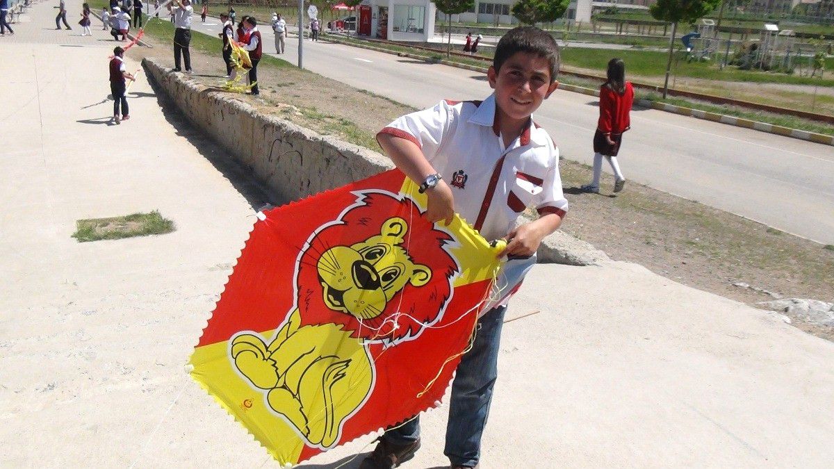 Tatvan\'da Uçurtma Şenliği