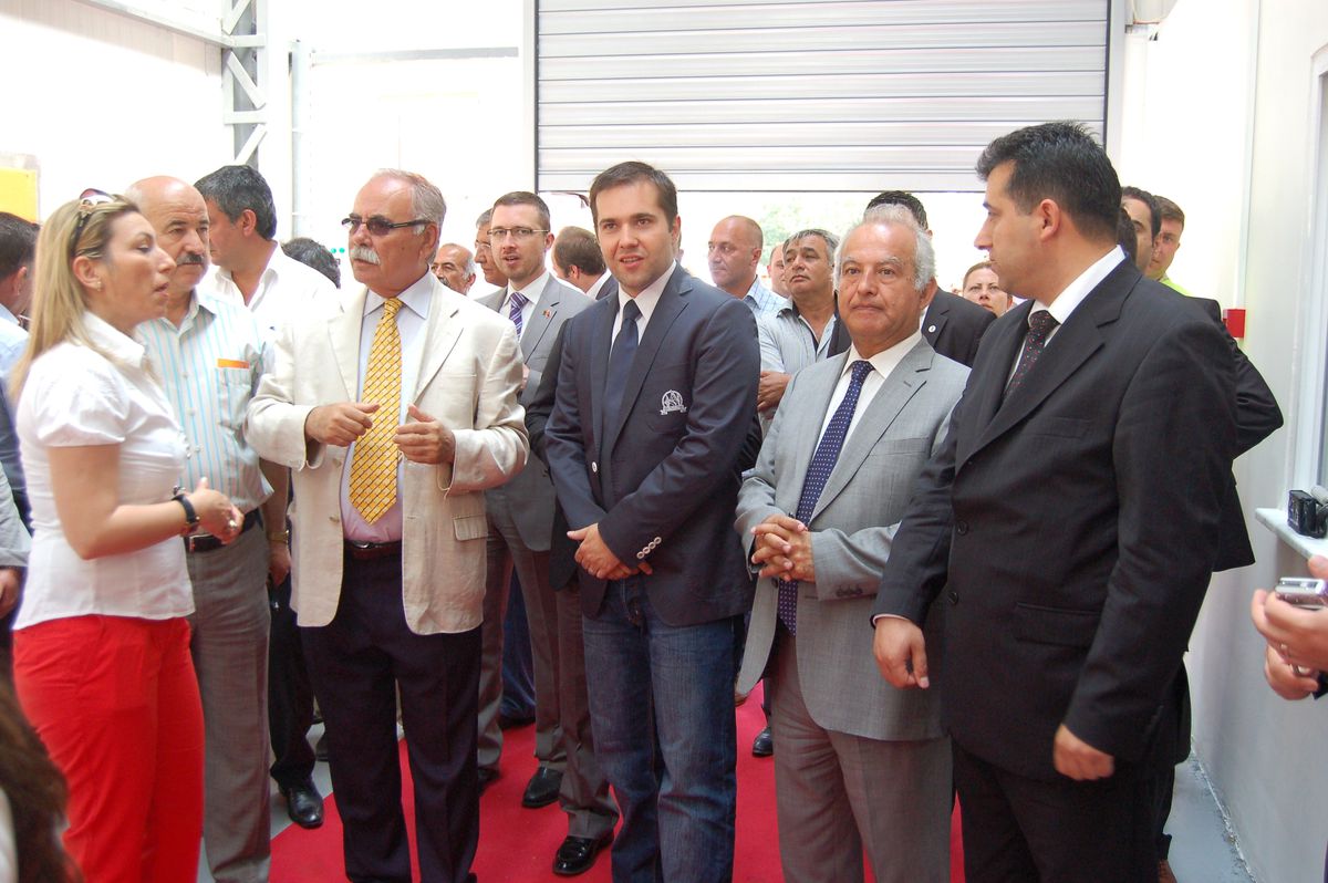 Tıbbi Atık Tesisinin Kurdelesini Çocuklar Kesti
