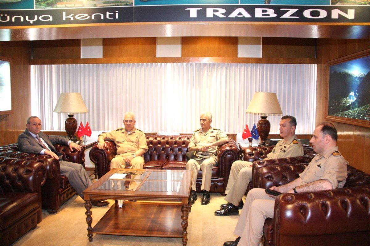 Trabzon Valisi Sahil Güvenlik Genel Komutanı Tümamiral Dülger\'i Ağırladı