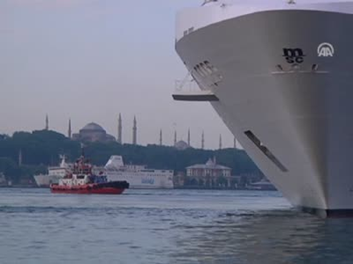 Yüzer Kente Mehteranlı Karşılama