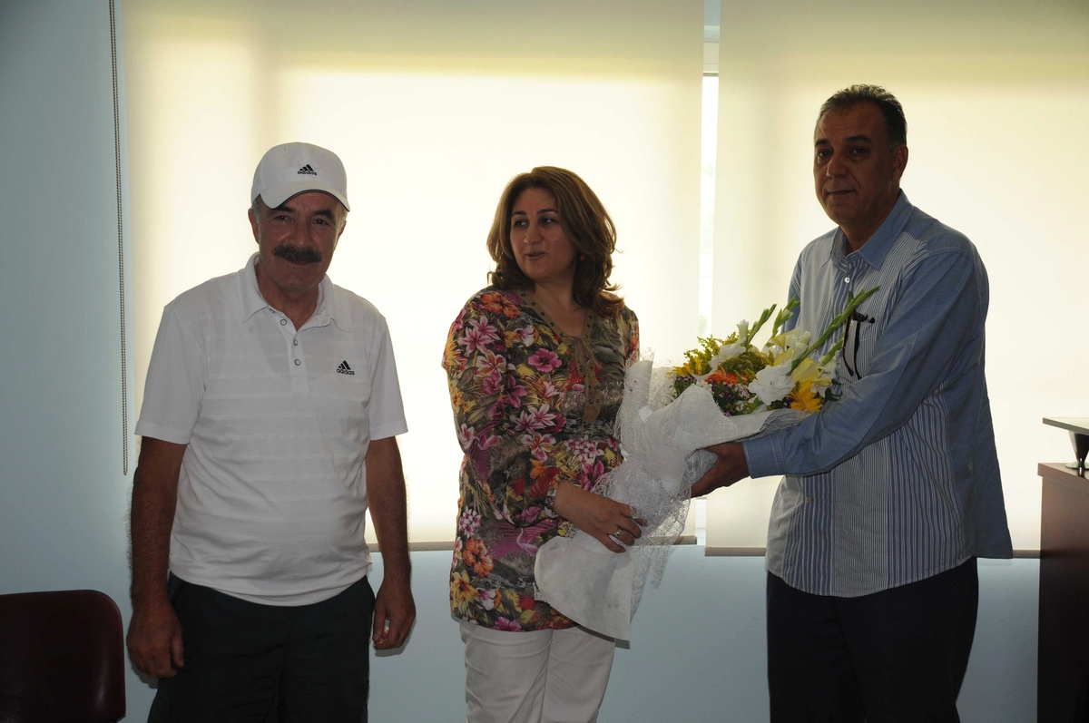 AK Parti\'li Kadınlardan Adana Demirspor\'a Şampiyonluk Ziyareti