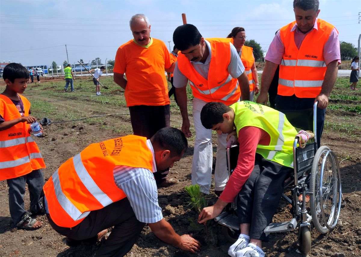 Akdeniz Belediyesi Çalışanlarından Hatıra Ormanı