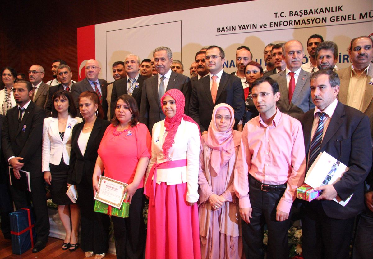 Anadolu Basını Özendirme Yarışması\'nda Bülent Arınç\'tan Diyarbakır\'a Kürtçe Selam