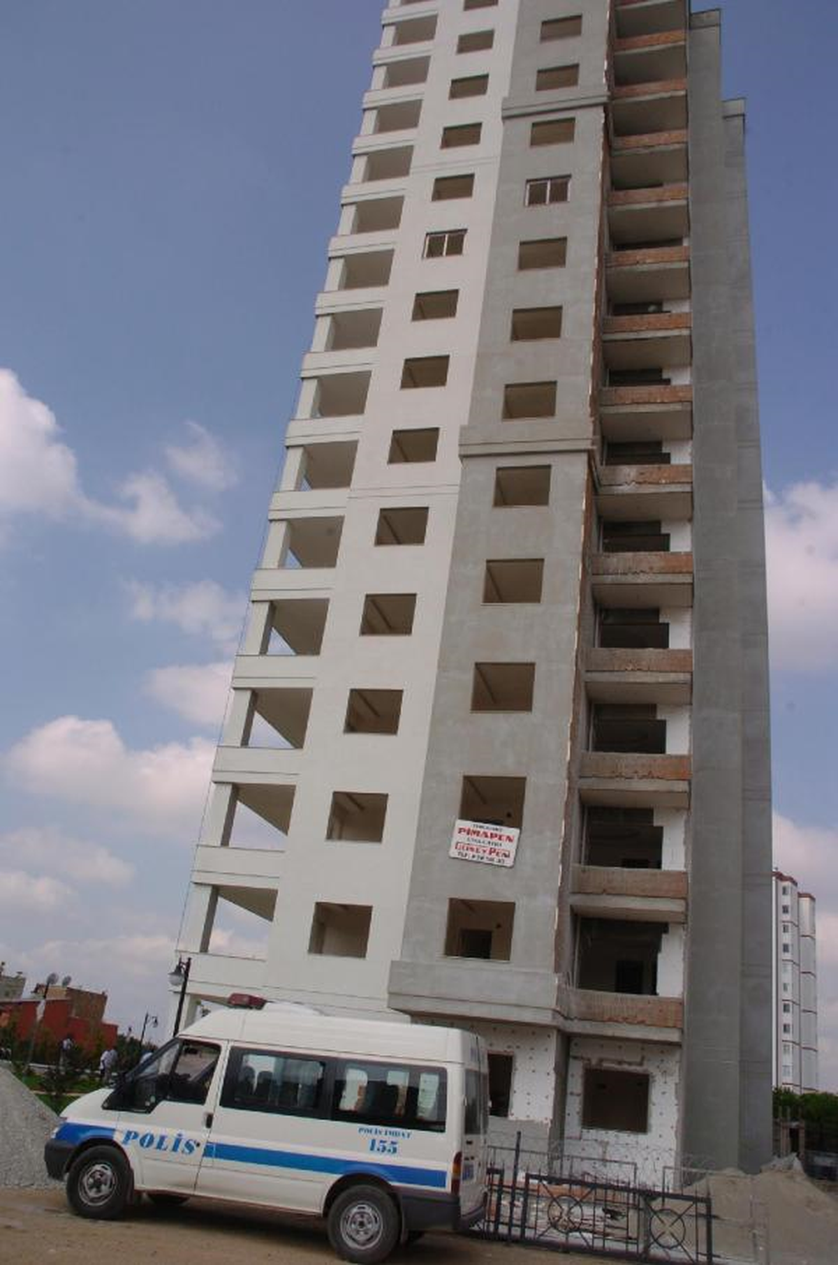 Asansör Ustası 15\'inci Kattan Düşüp Öldü