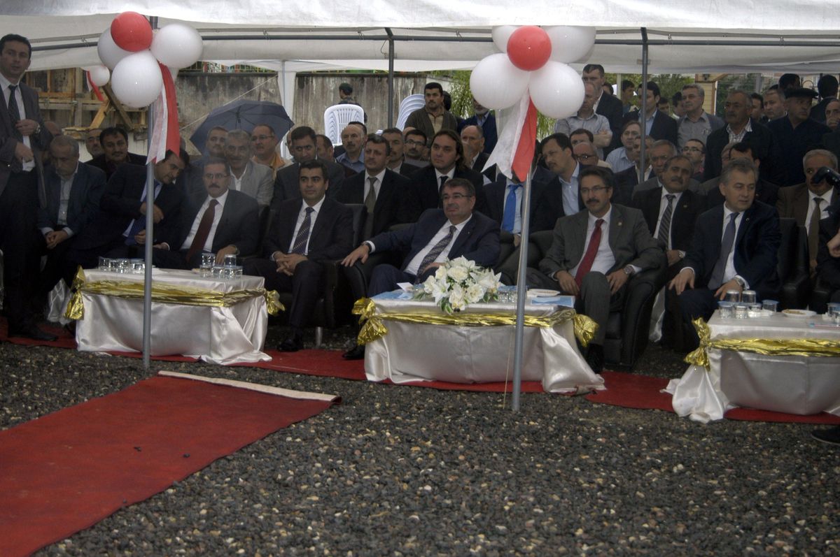Bakan Şahin, Öğrenci Yurdunun Temelini Attı