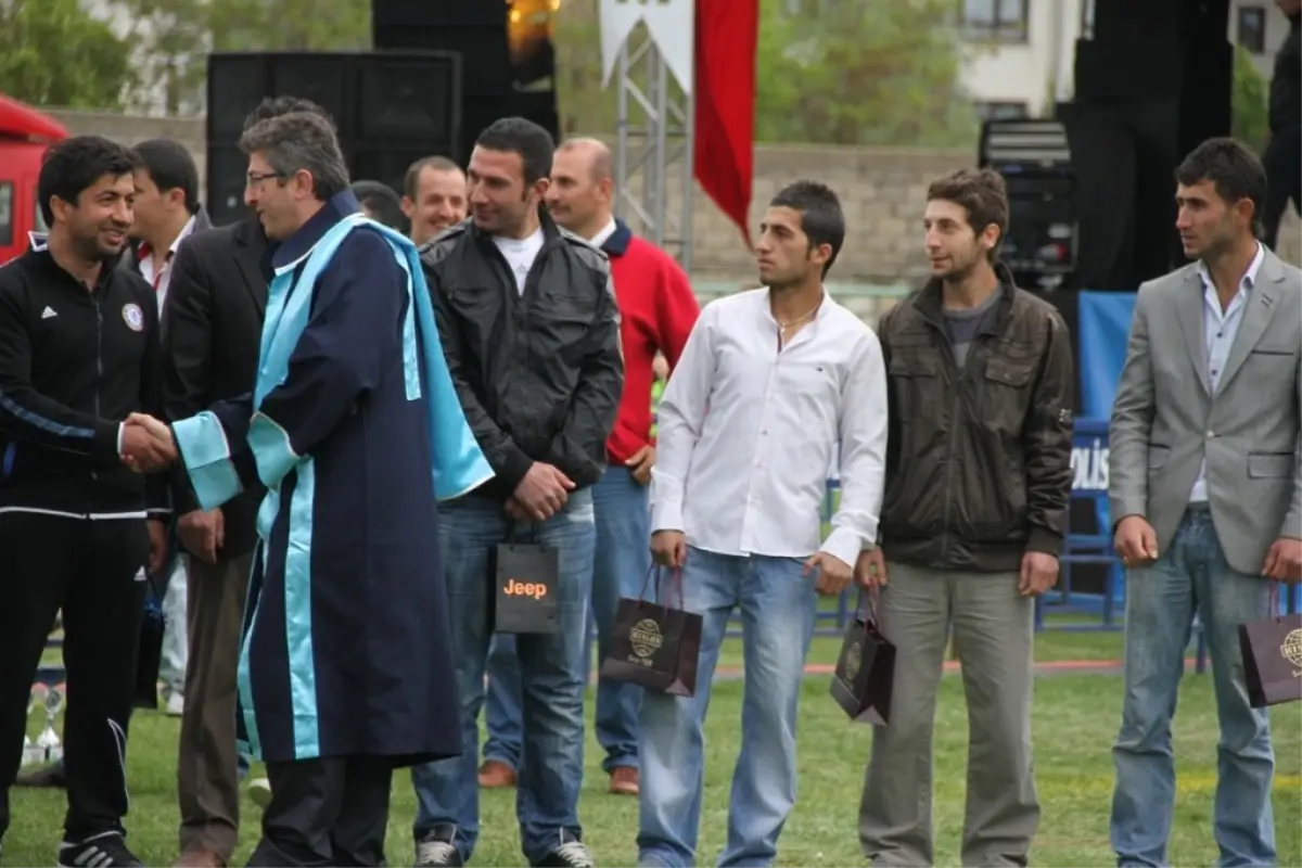 Bayburt Üniversitesi Bahar Spor Turnuvaları Yapıldı