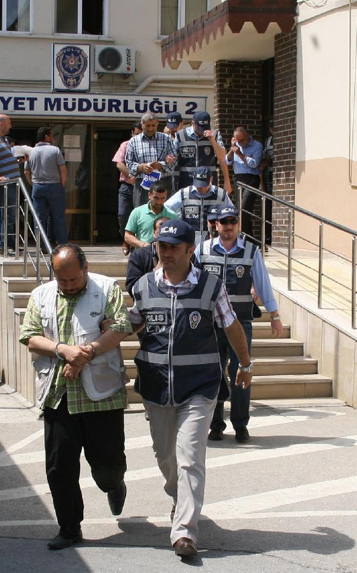 Borcunu Ödemeyen Köylülere İşkence Yapan Çete Çökertildi: 11 Gözaltı