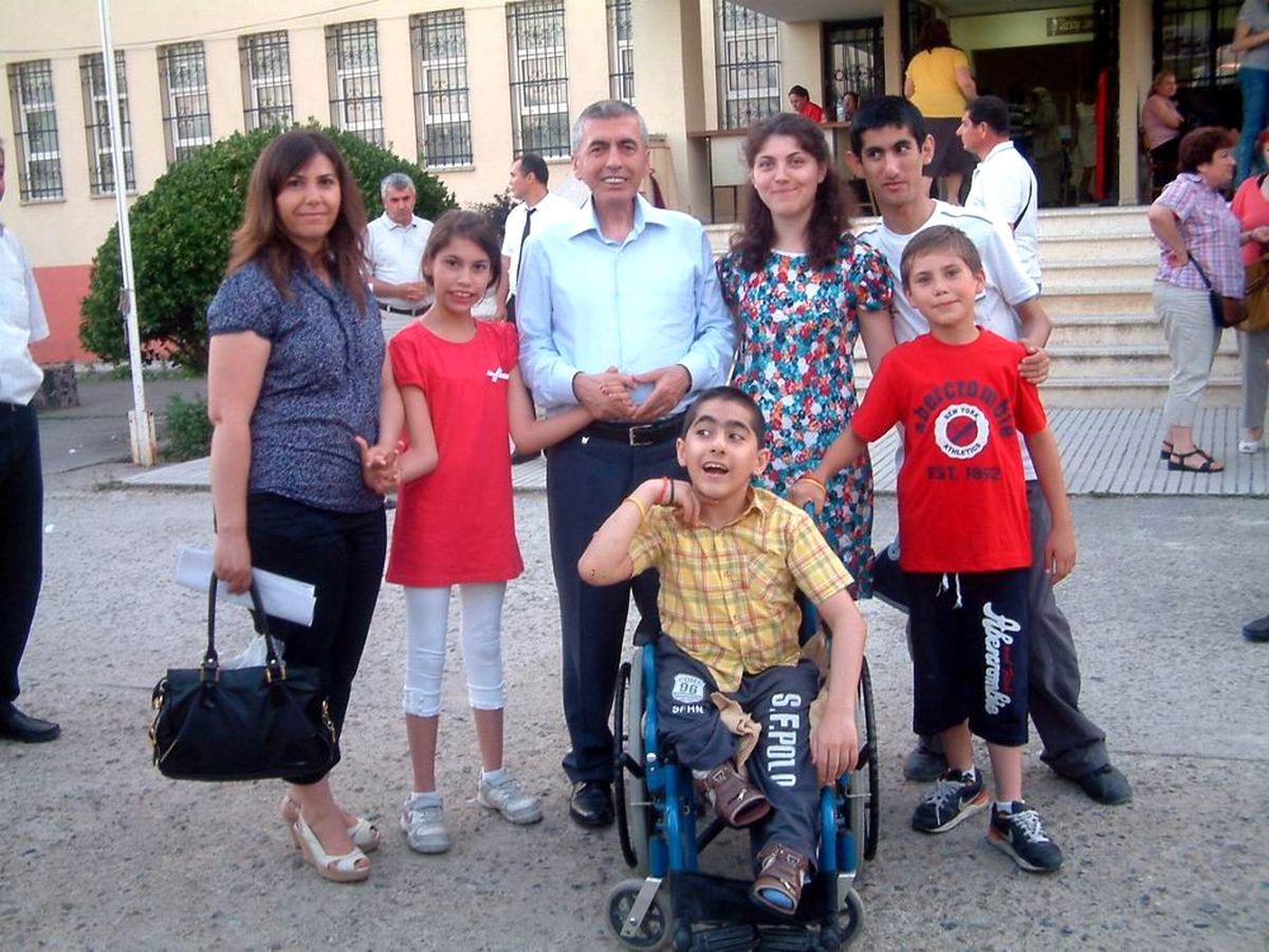 Burhaniye\'de Engellilere Kaymakam İlgisi
