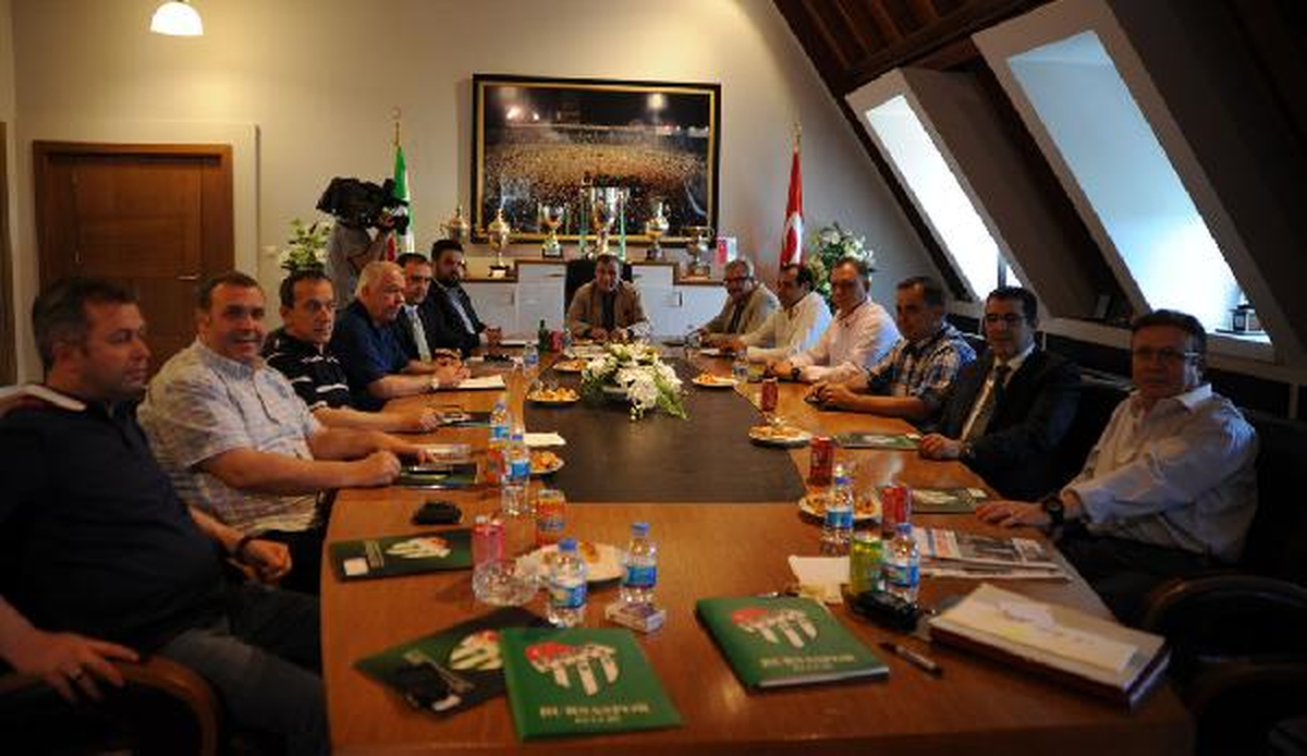 Bursaspor\'da Yeni Yönetim İlk Toplantısını Yaptı