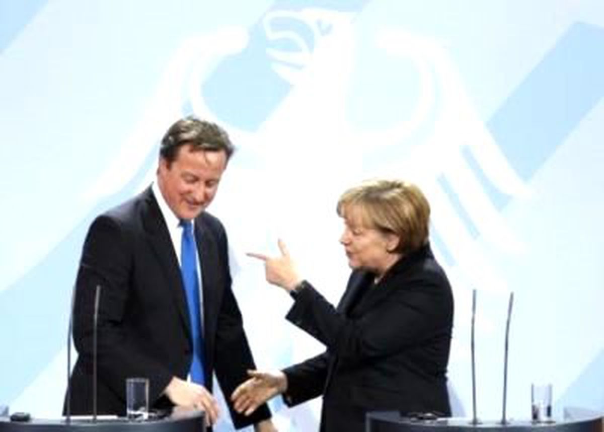 Cameron Merkel\'i Uyaracak