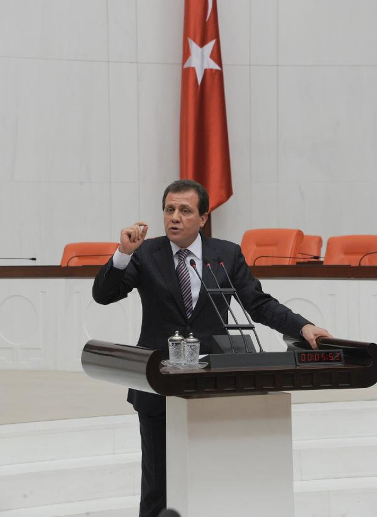 CHP\'li Seçer\'den Tarsus\'un İl Olması İçin Kanun Teklifi