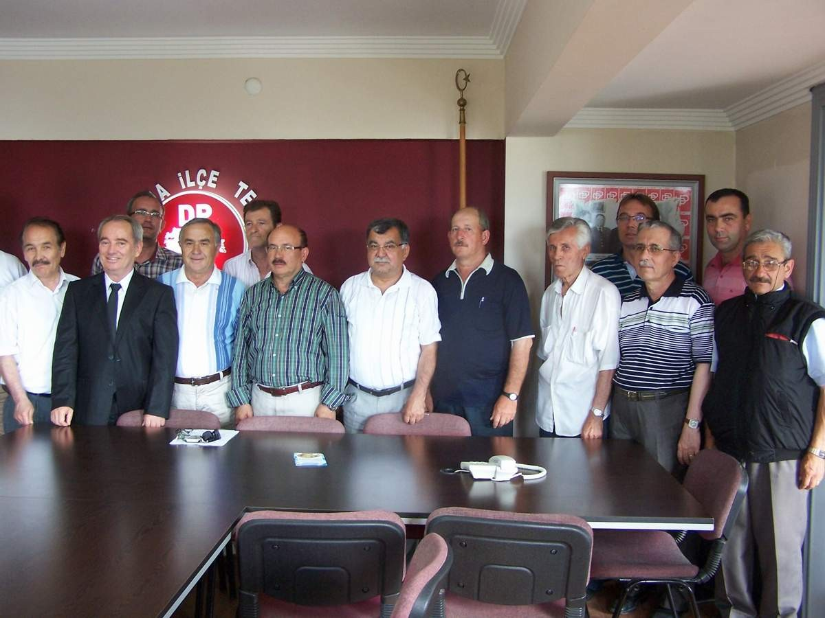 Demokrat Parti Bandırma İlçe Yönetimi İstifa Etti