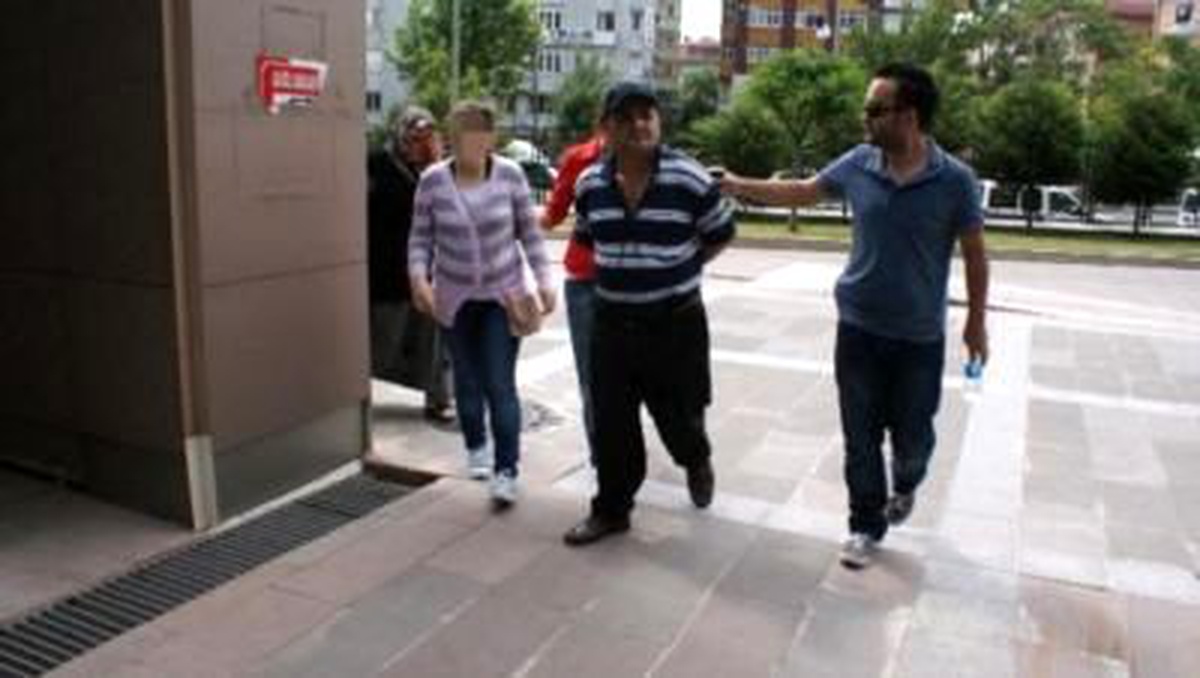 Ek -- Kaldırımda Doğum Yapan N,a, ile Annesi ve Babası Adliyeye Sevkedildi