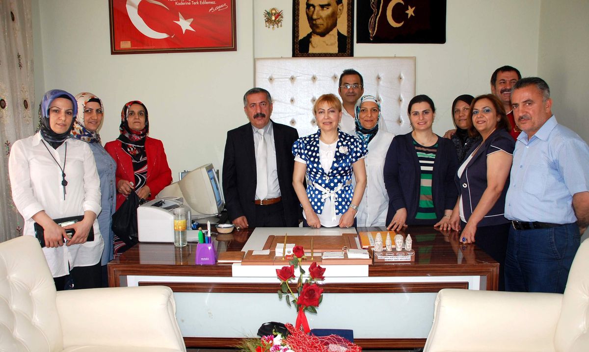Elazığ İş Kadınları Derneği Başkanı, Adıyaman\'da Ki Elazığlılar Derneğini Ziyaret Etti