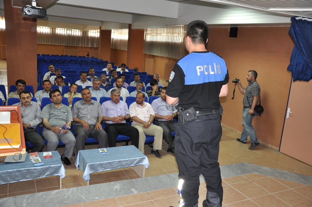 Emniyetten Din Görevlilerine Eğitim Semineri