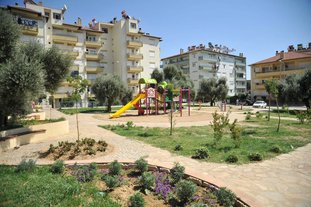 İsabeyli'de Parklar Yol ve Kaldırımlar Bakımdan Geçti