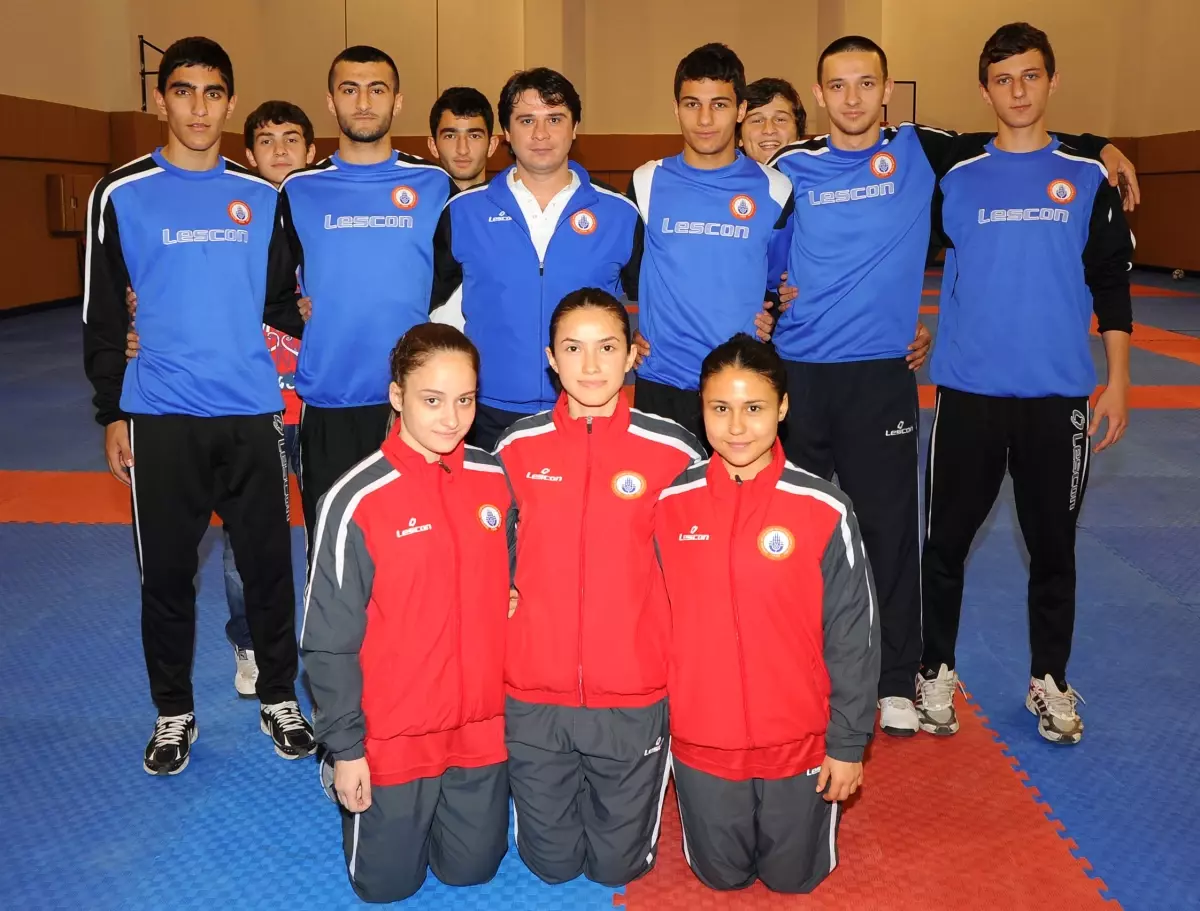 İstanbul Büyükşehir Belediyspor Karate Takımı Rusya\'ya İddialı Gitti