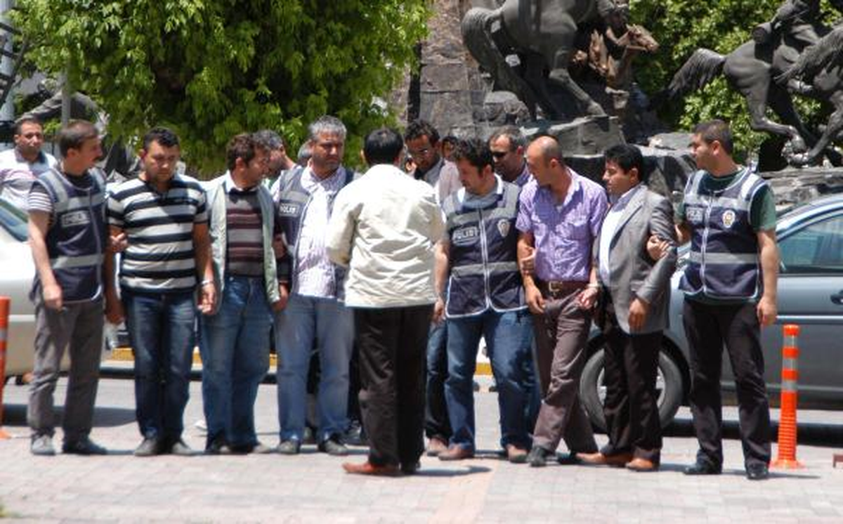 Kaçak Sigara Şebekesine 4 İlde Operasyon: 15 Gözaltı