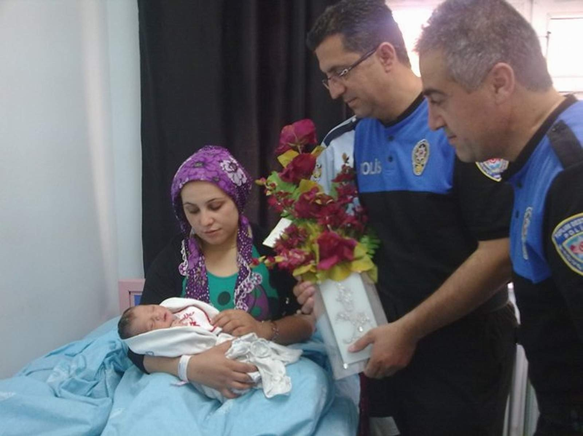 Kaçırılan ve Daha Sonra Bulunan Bebeğin Annesine Anlamlı Ziyaret