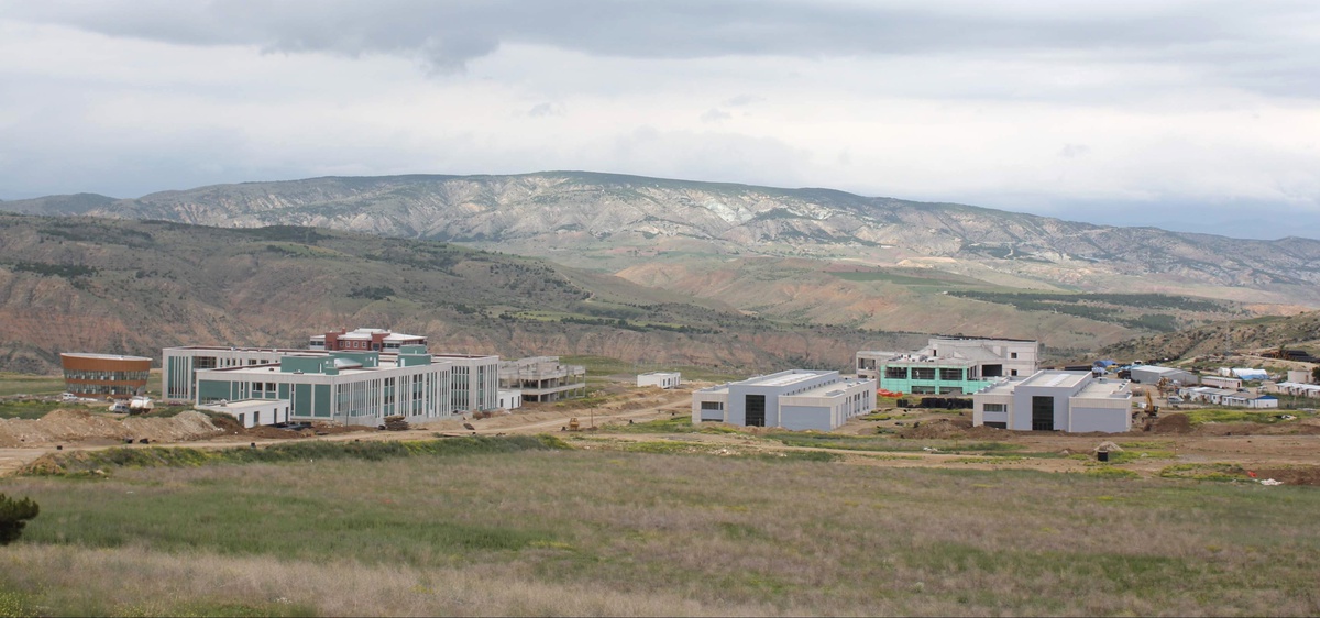 Karatekin Üniversitesi Ulu Yazı Kampüsü Hızla Yükseliyor