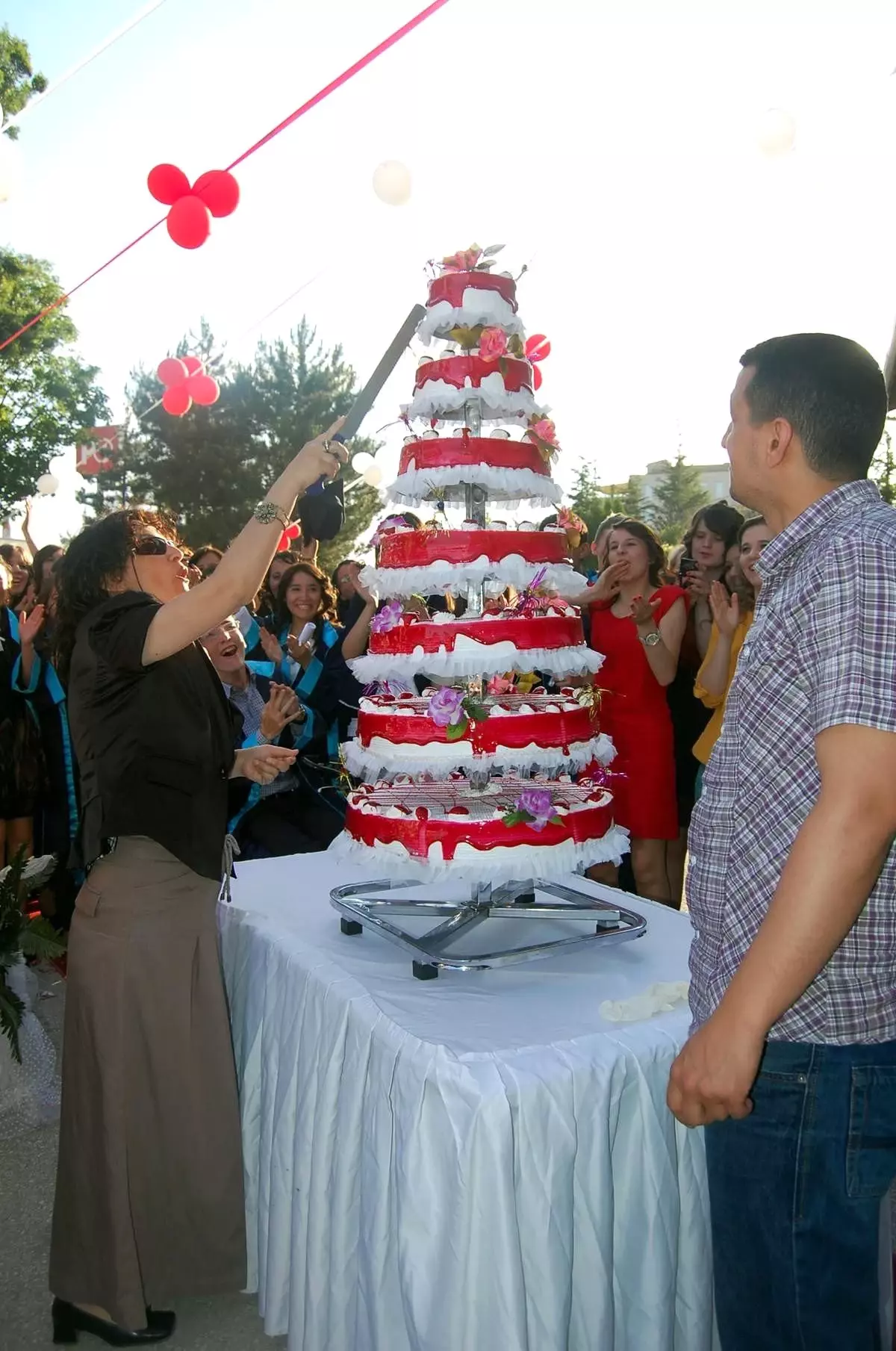 Kız Teknik ve Meslek Lisesi\'nde Mezuniyet Coşkusu