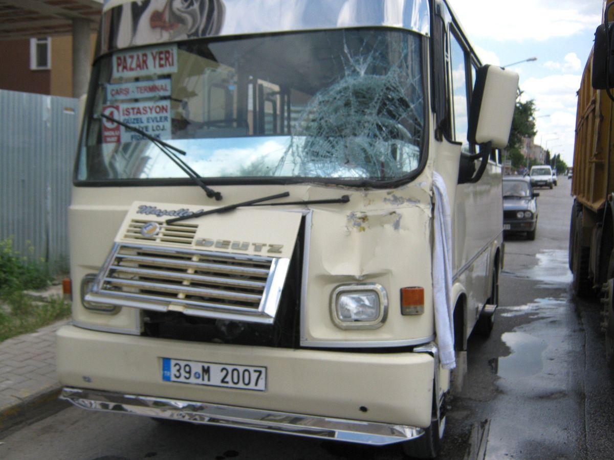 Lüleburgaz\'da Trafik Kazası: 4 Yaralı