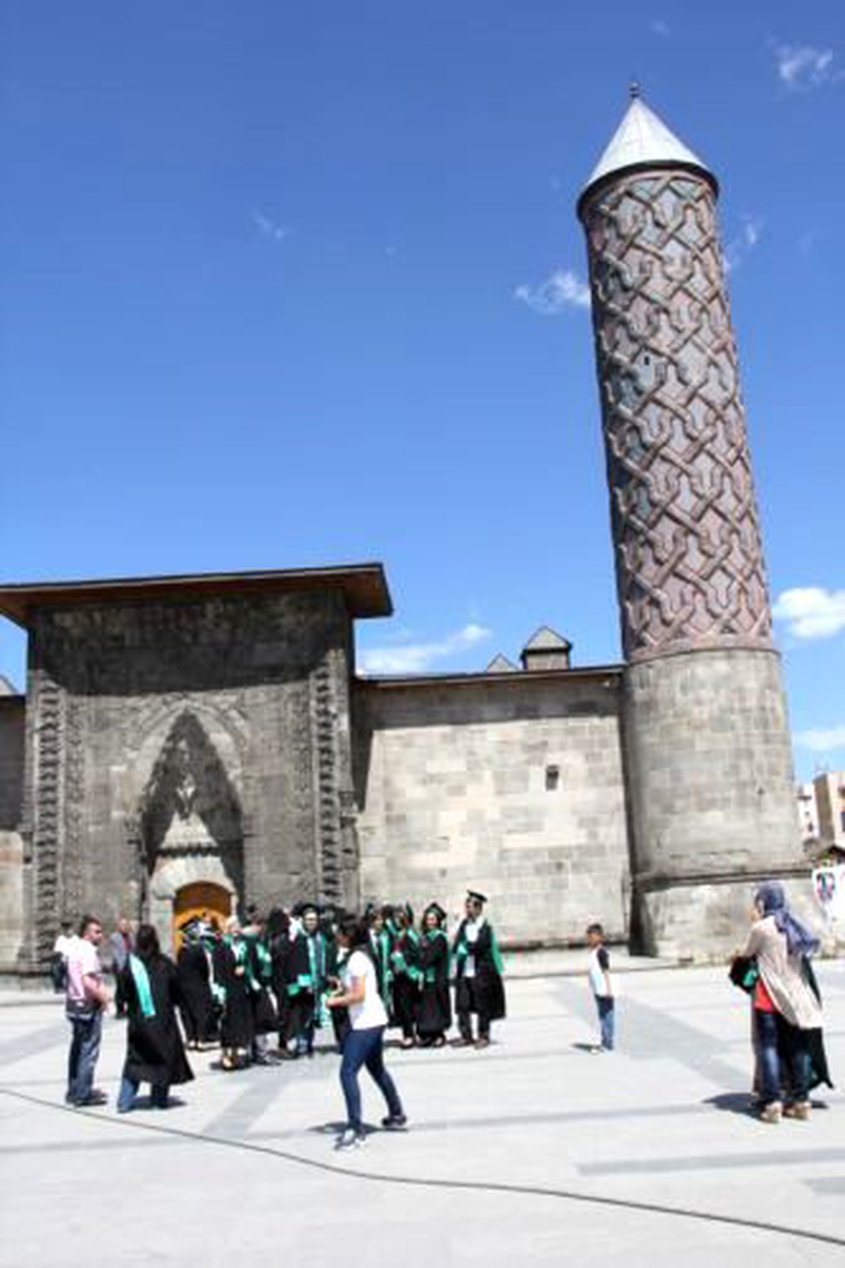 Mezuniyet Hatırası Yakutiye Kent Meydanı