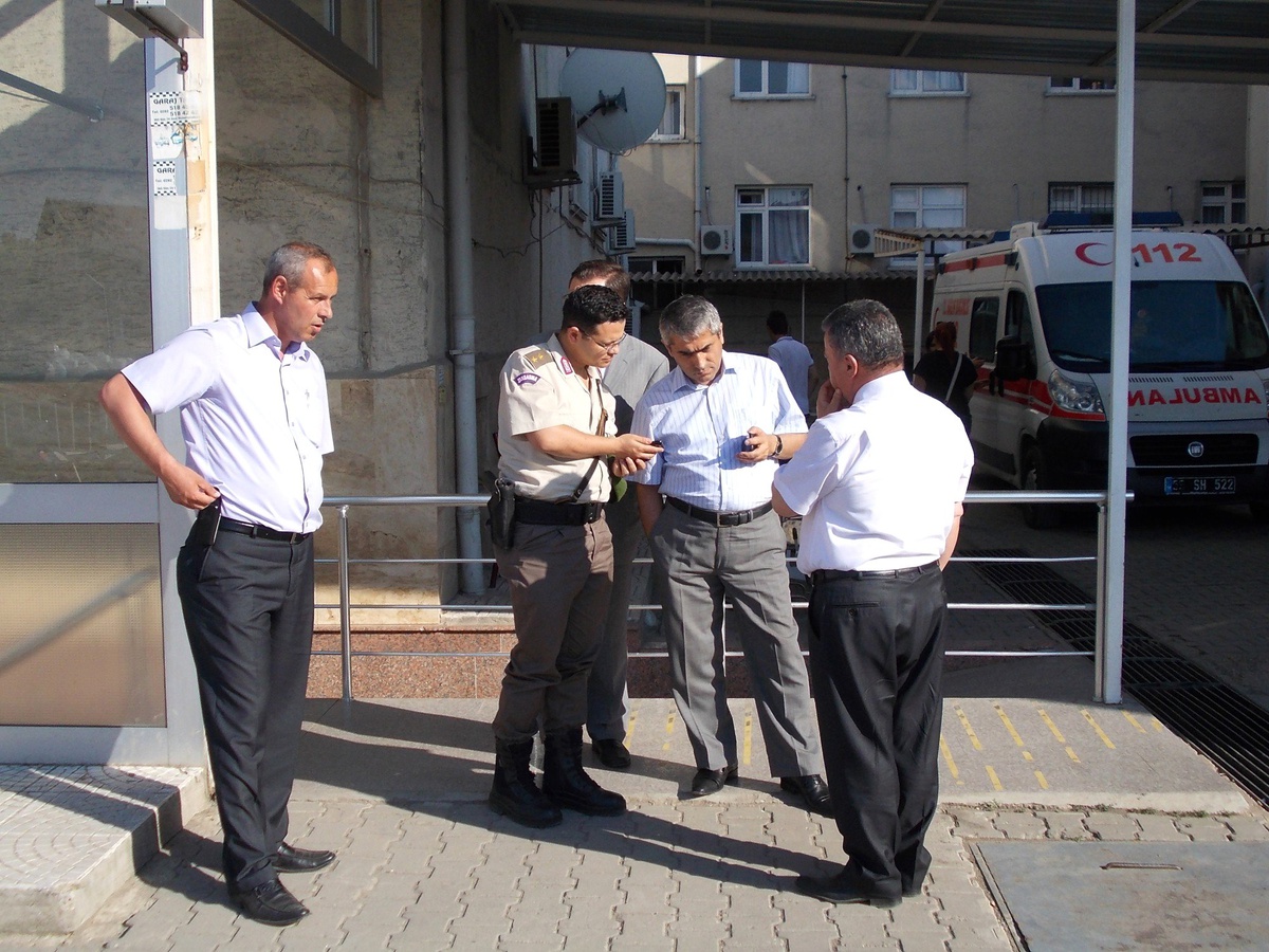 Öğretmenlerin İçinde Bulunduğu Araç Kaza Yaptı: 3 Öğretmen Yaralandı