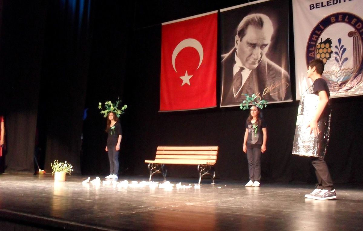 Salihli\'de Öğrencilerden Anlamlı Program