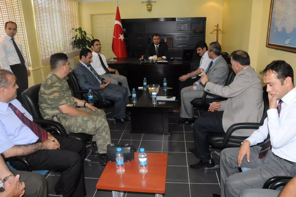 Vali Toprak Hazro İlçesini Ziyaret Ederek Çeşitli İncelemelerde Bulundu