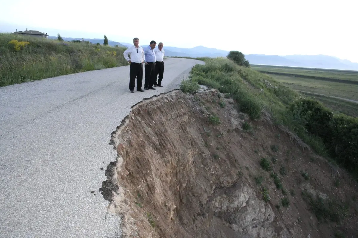 Yalıhüyük Yolundaki Heyelana Önlem