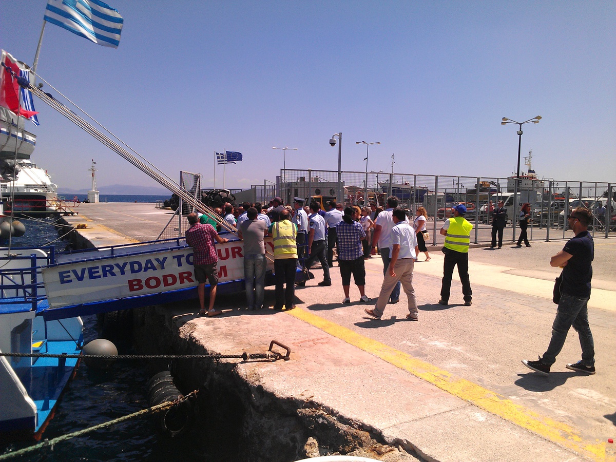 Yunan Yolcu Almasına İzin Verilmeyen Türk Feribotu Bodrum\'a Döndü