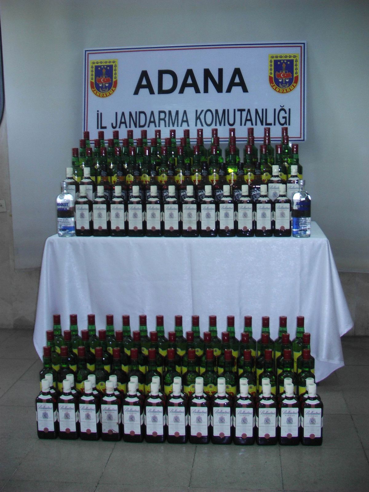 Adana\'da 157 Şişe Kaçak İçki Ele Geçirildi