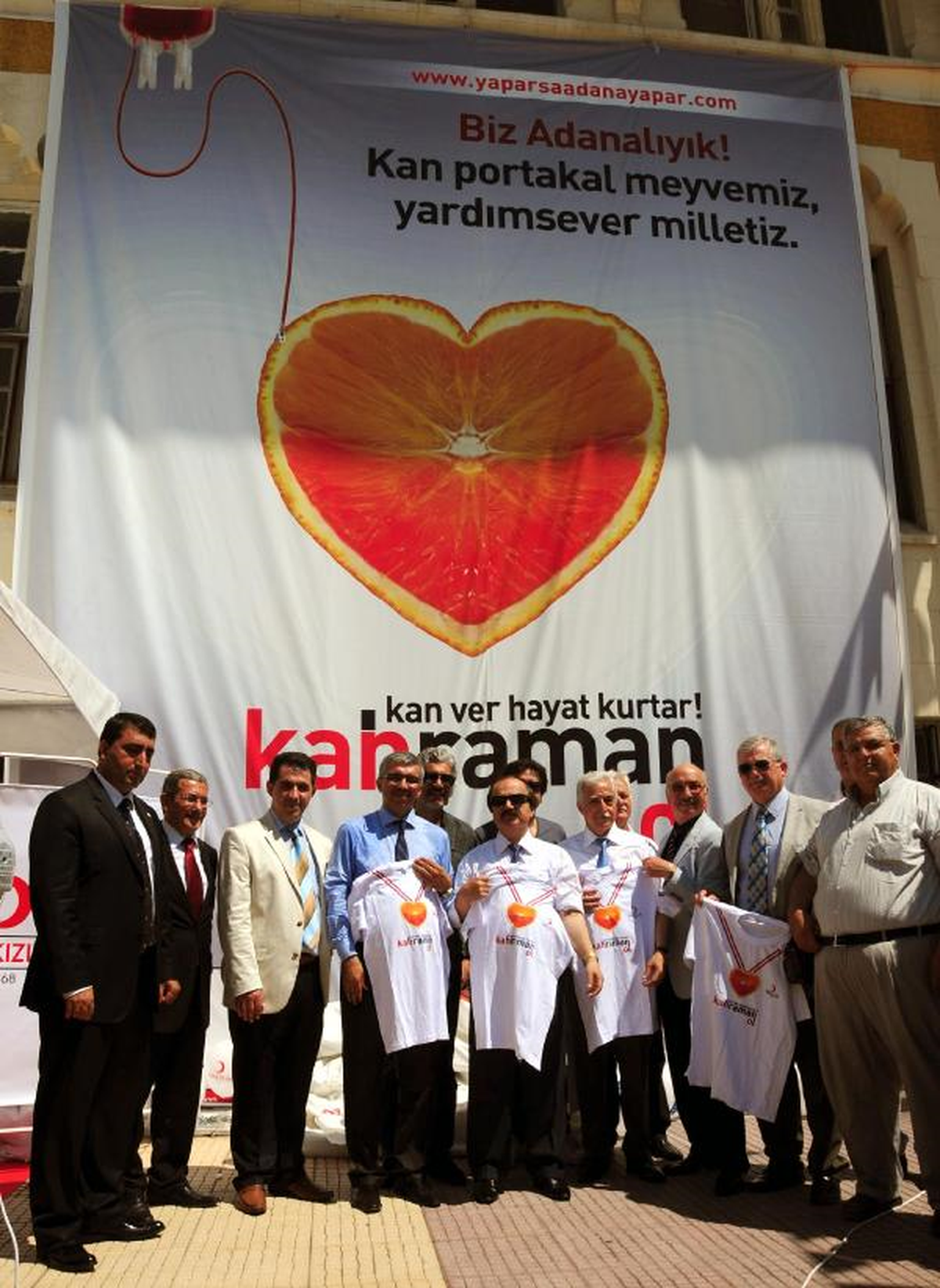 Adana\'da Dünya Kan Verme Rekor Denemesi