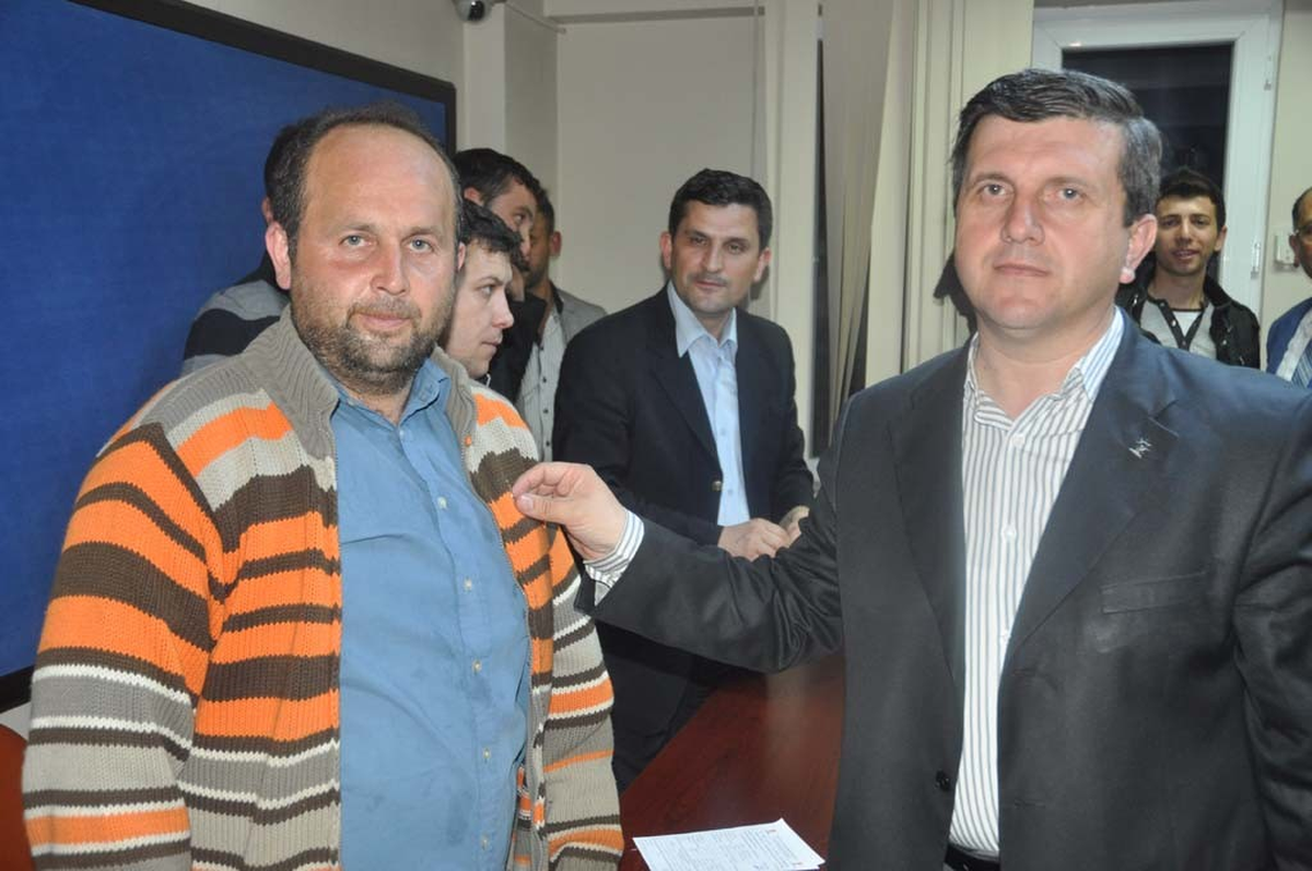 AK Parti\'ye Toplu İltihak
