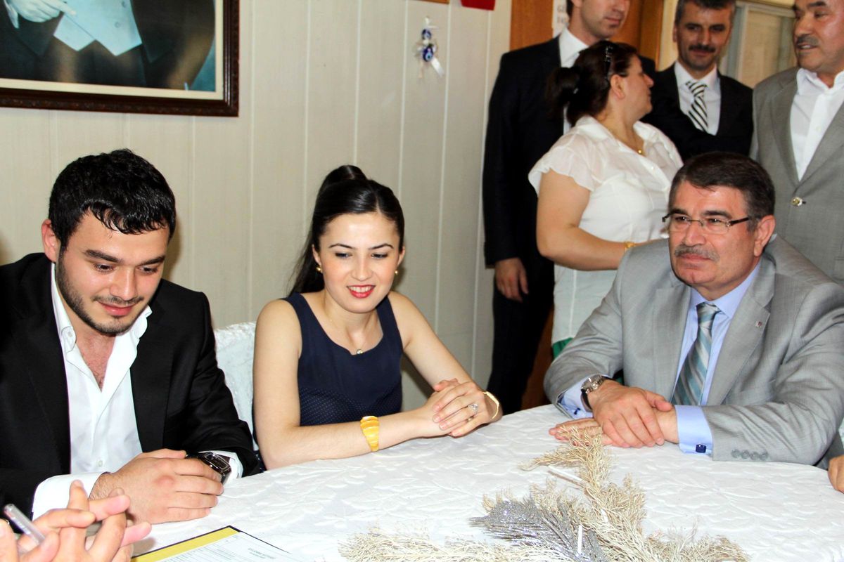 Bakan Şahin Nikah Şahidi Oldu