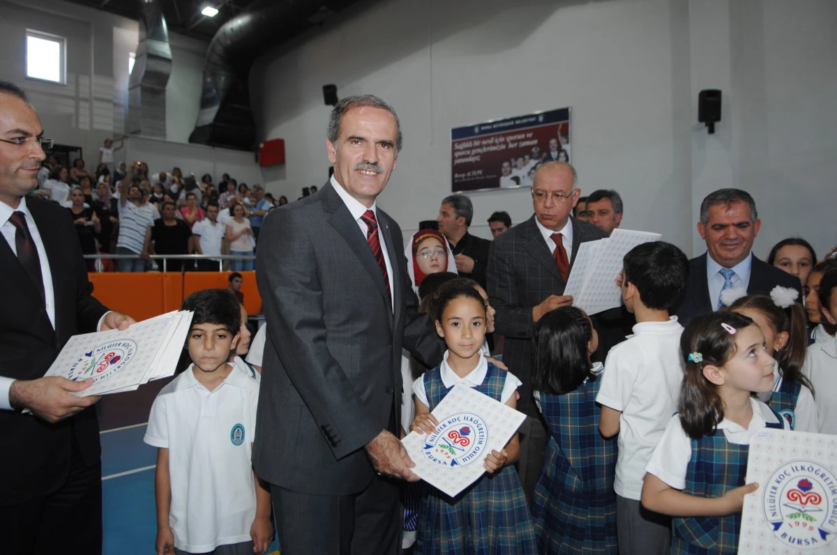 Başarılı Öğrencilerden Başkan Altepe´ye Şükran Plaketi