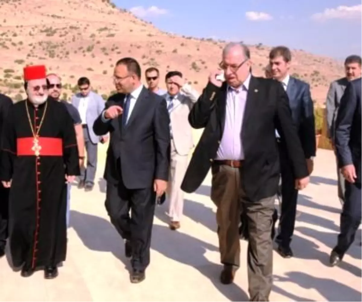 Başbakan Yardımcısı Bozdağ, Mardin'de Tarihi Yerleri Gezdi