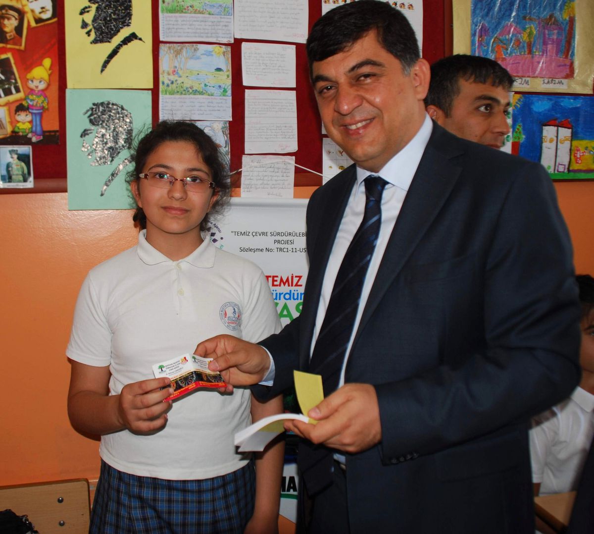 Başkan Fadıloğlu\'ndan Öğrencilere Lunapark Bileti