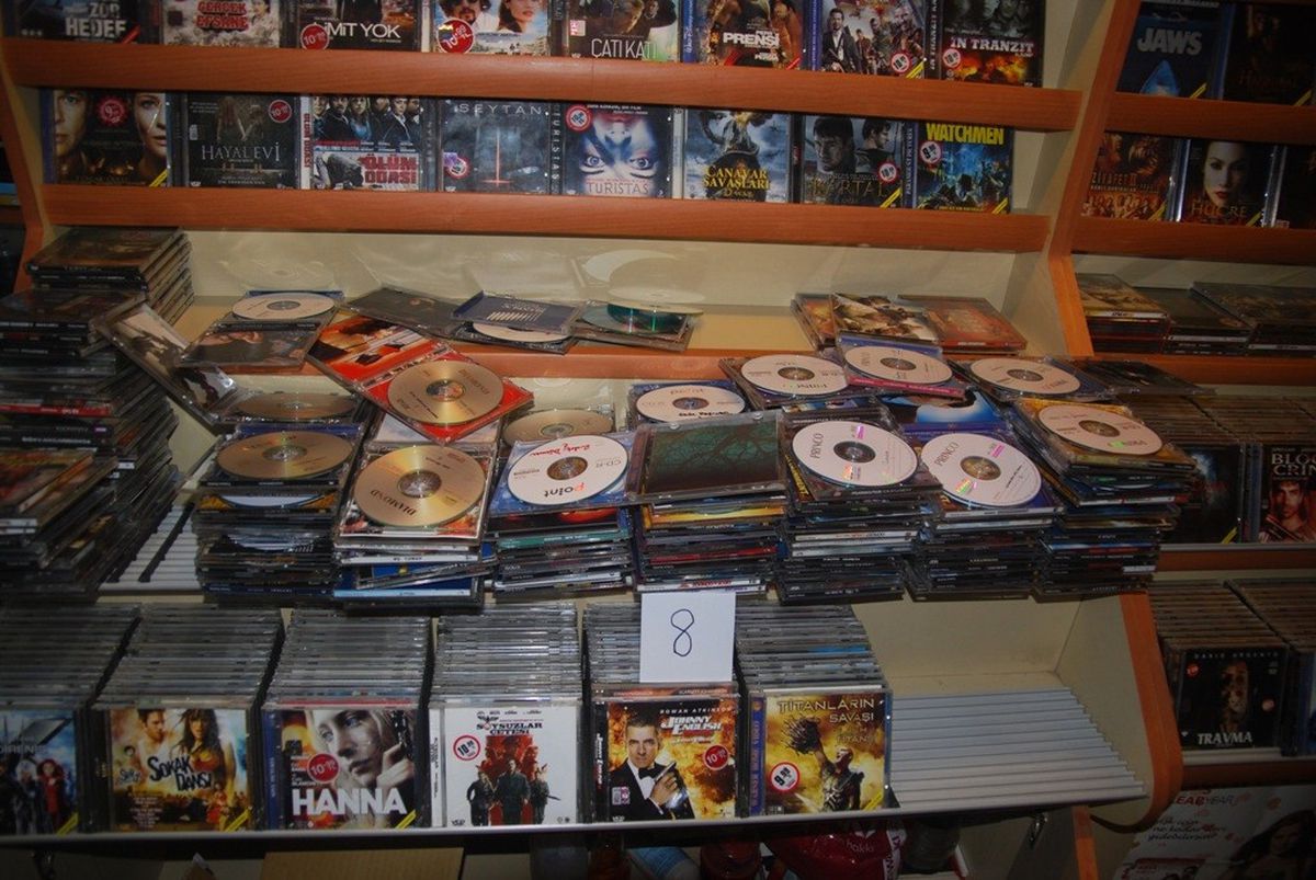 Bolu\'da 4 Bin 45 Korsan Dvd ve Cd\'ye El Konuldu