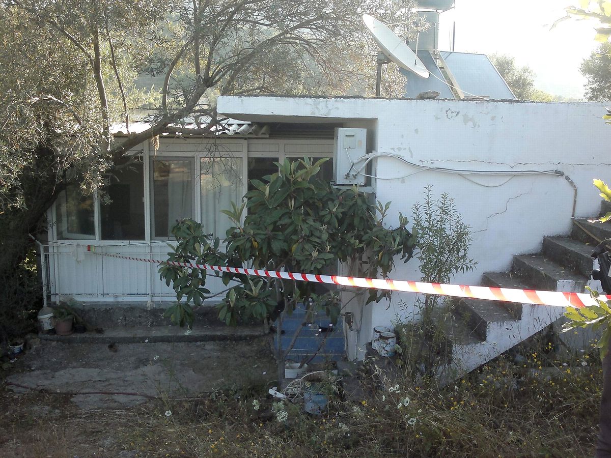 Bunalıma Giren Kadın Kendini Badem Ağacına Astı