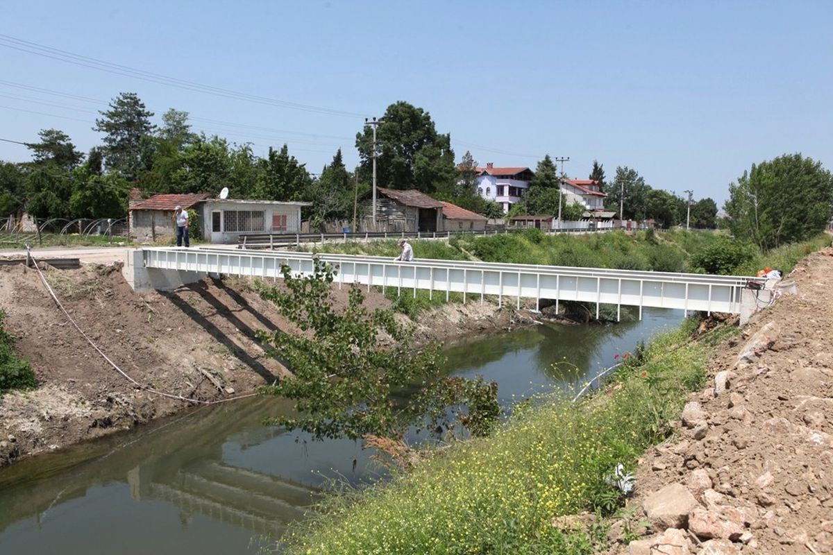 Büyükşehir Köprüler Kuruyor