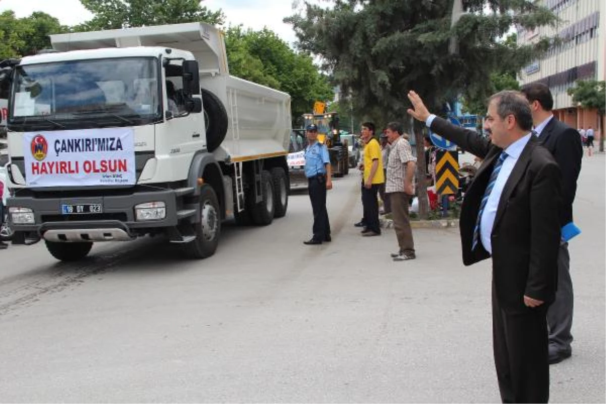 Çankırı Belediyesi\'nde Mehterli, Dualı ve Kurbanlı Araç Filosu Töreni