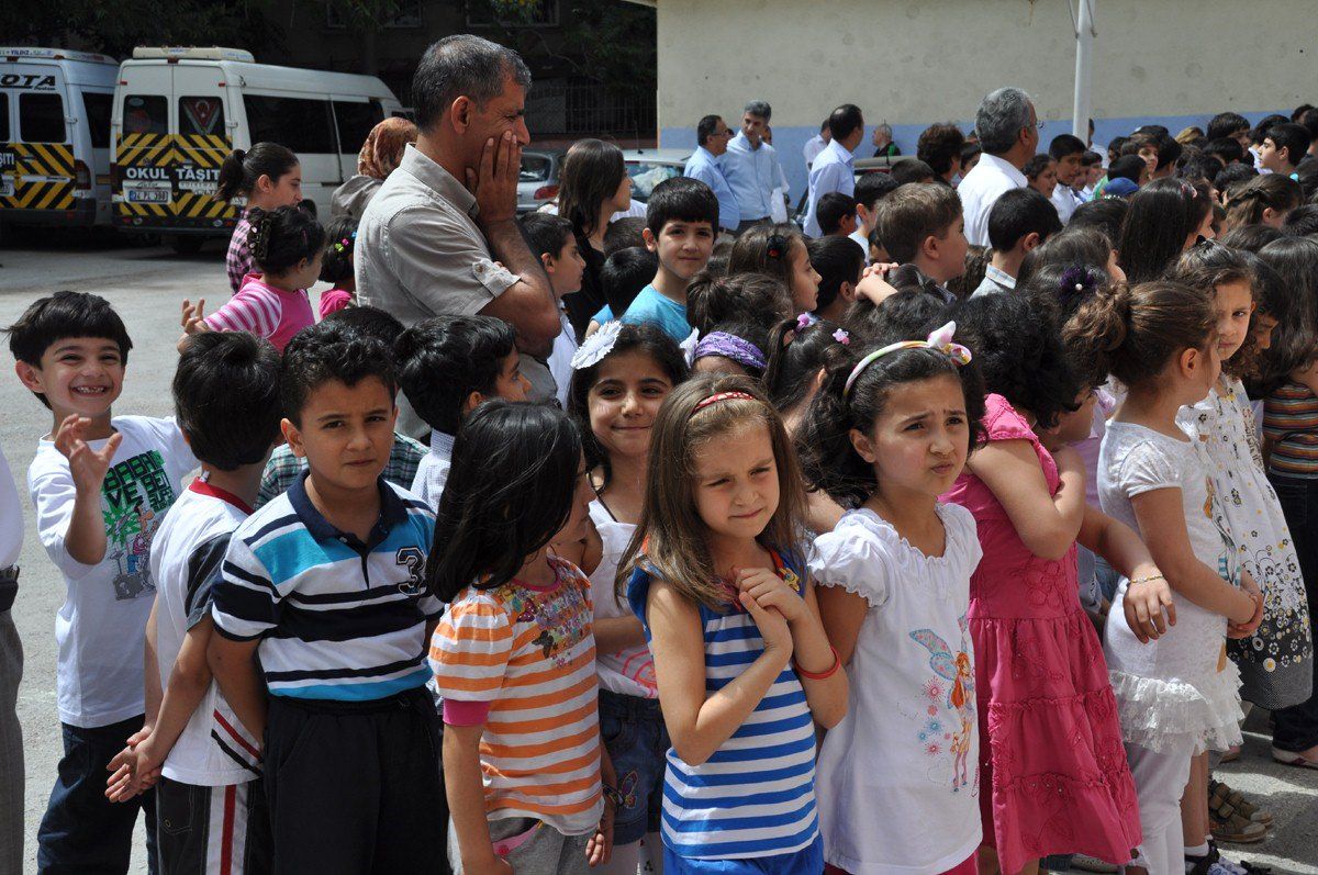 Derme İlköğretim Okulu\'nda Karne Heyecanı