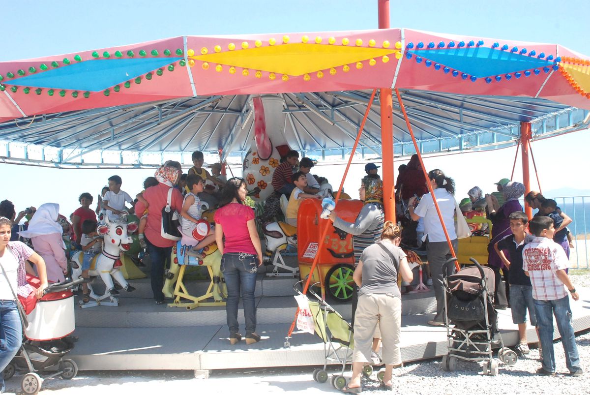 Didim Belediyesi\'nden Ücretsiz Lunapark Eğlencesi