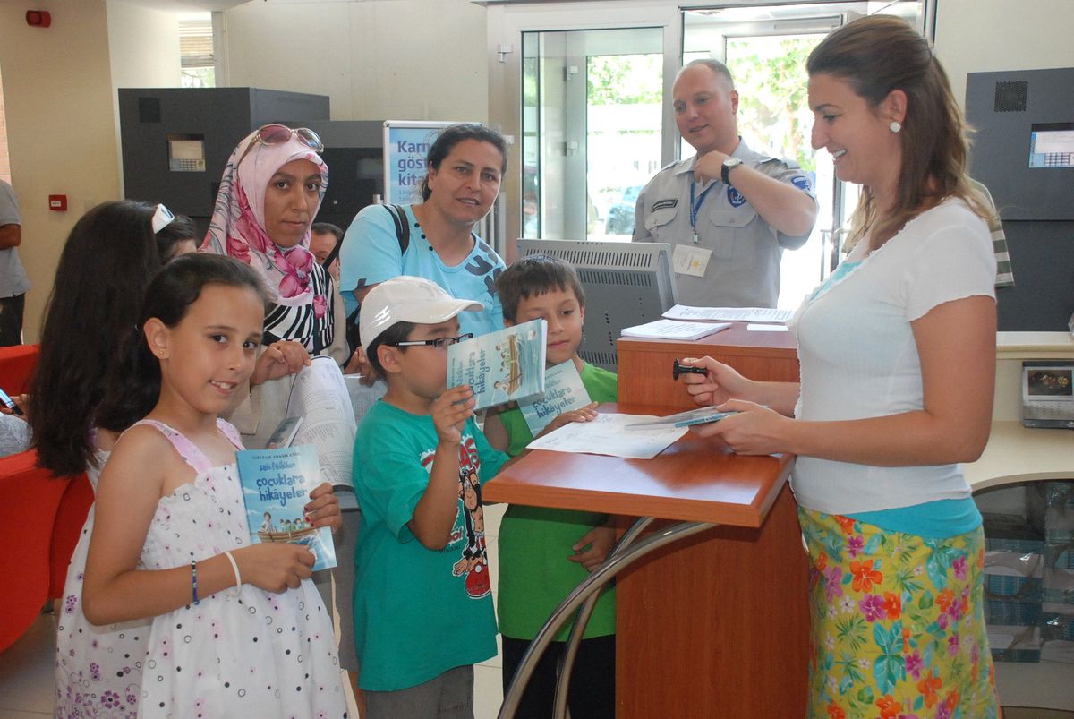 Didim\'de Karnesini Gösteren Kitabını Aldı